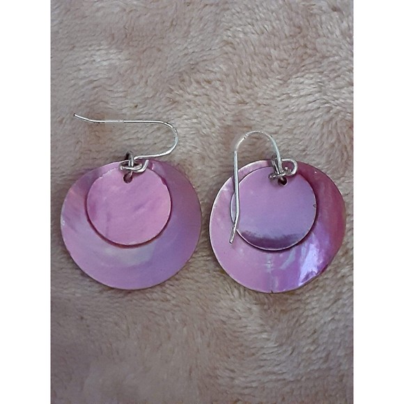 Pink shell round drop earrings 1" dyed shell beachy - Picture 2 of 4